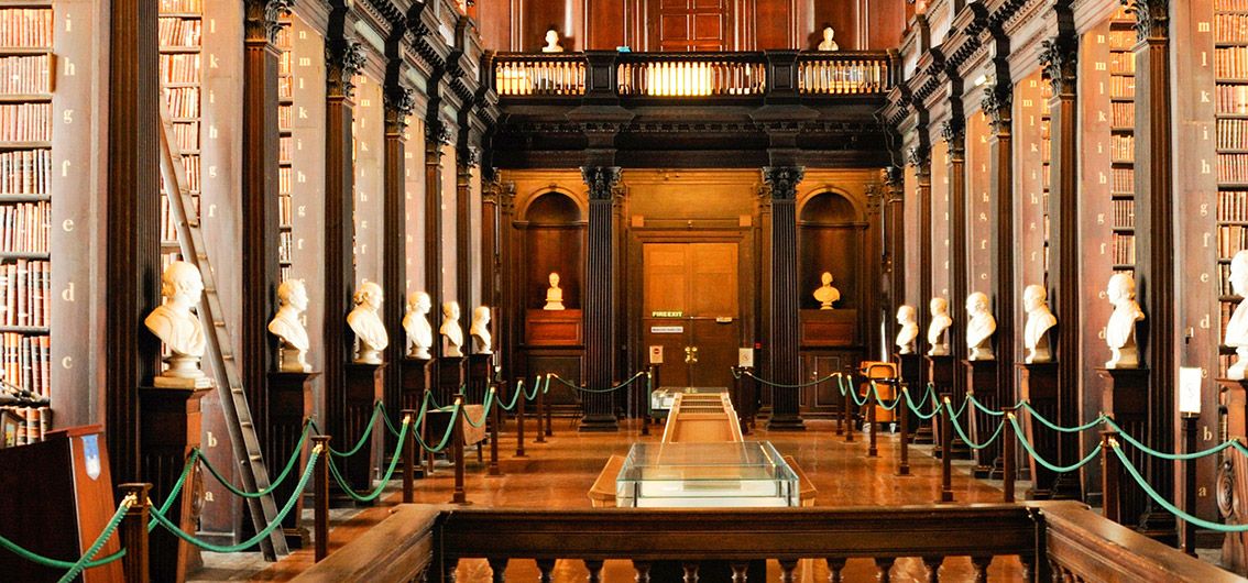 Irland- Dublin-Bibliothek-des-Trinity-Colleges