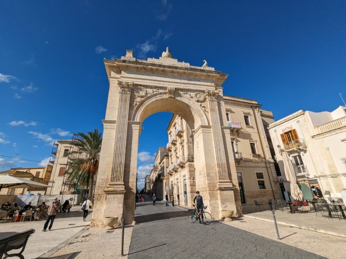 Das königliche Tor in Noto