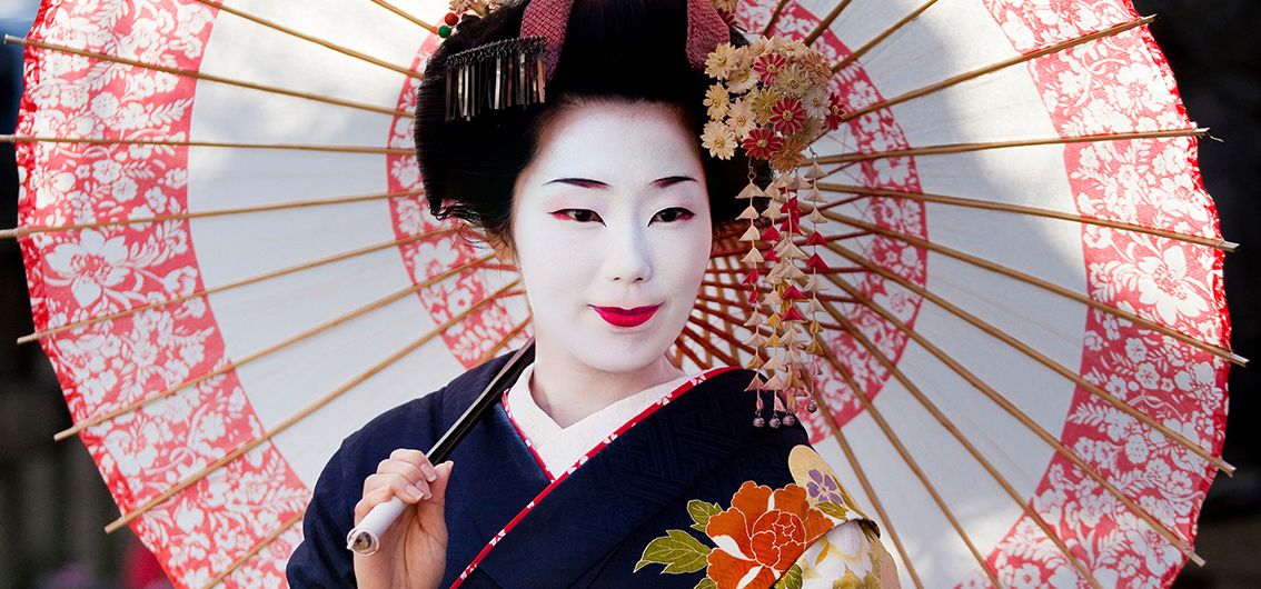Geisha in traditioneller Tracht