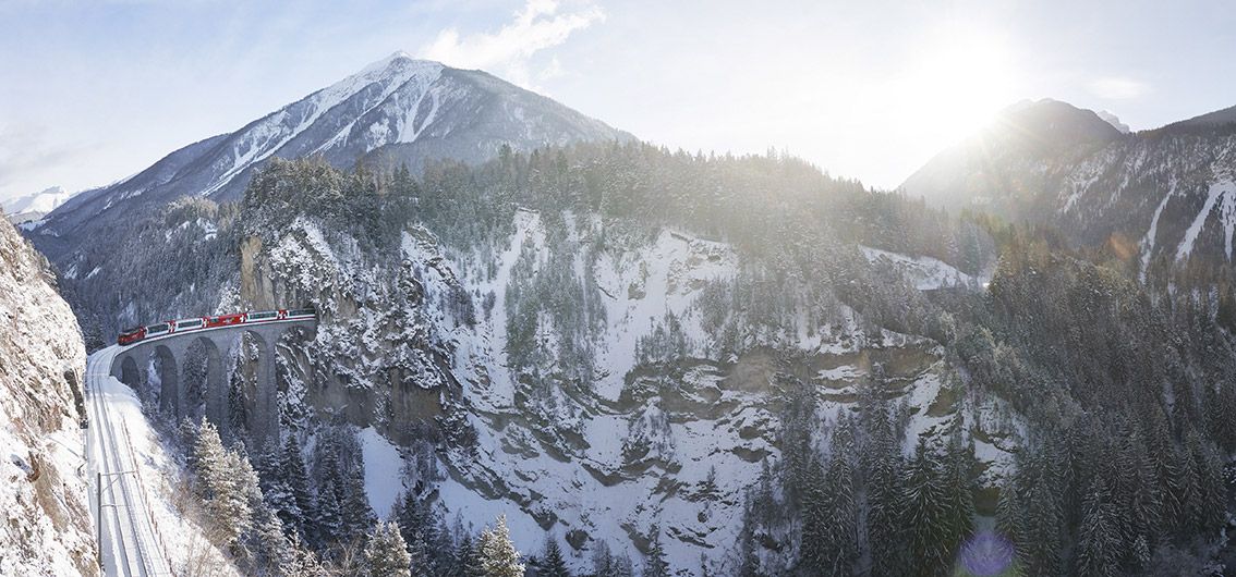 Die schönsten Zugfahrten in den verschneiten Schweizer Alpen (2025/2026/2027/2028)