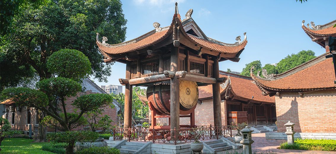Große heilige Trommel im Tempel der Literatur in Hanoi