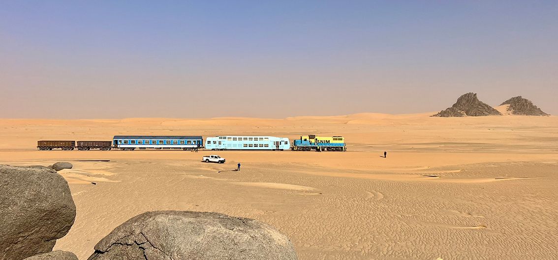 Ihr-Sonderzug-Train-du-Desert-in-der-mauretanischen-Wüste