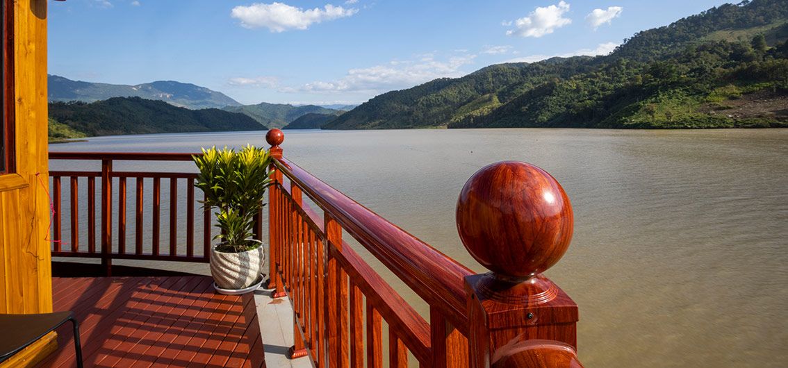 Mekong-Star-Deck-Reling