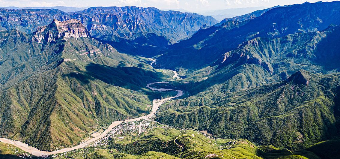 Mexiko-Urique-Schlucht-bei-Posada-Barrancas---