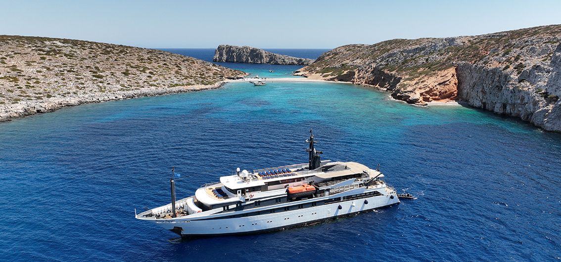 Die Variety-Voyager vor Anker